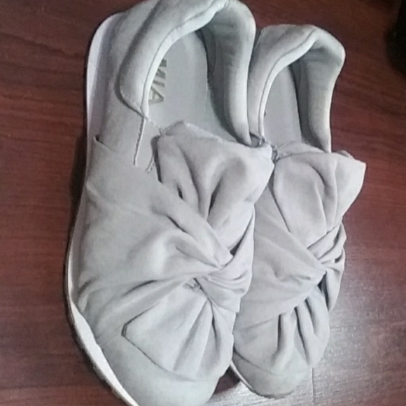 Shose - Picture 1 of 4